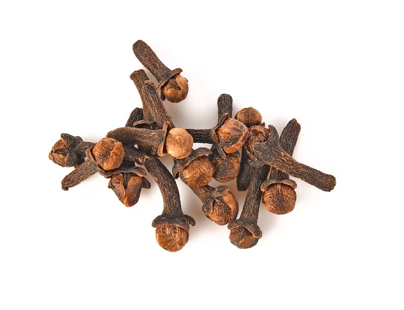 dry-cloves_62678-541